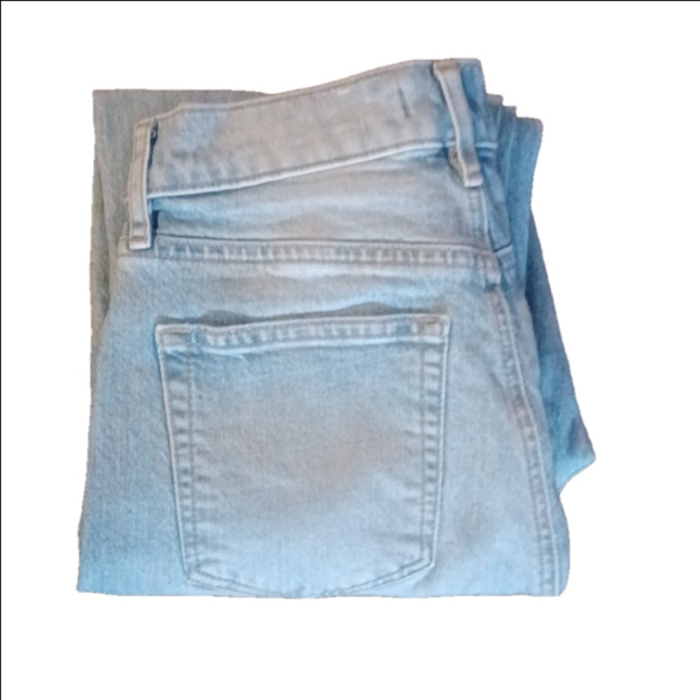 LOFT, MADE AND LOVED, DISTRESSED JEANS, SIZE 0, SLIM POCKETS.